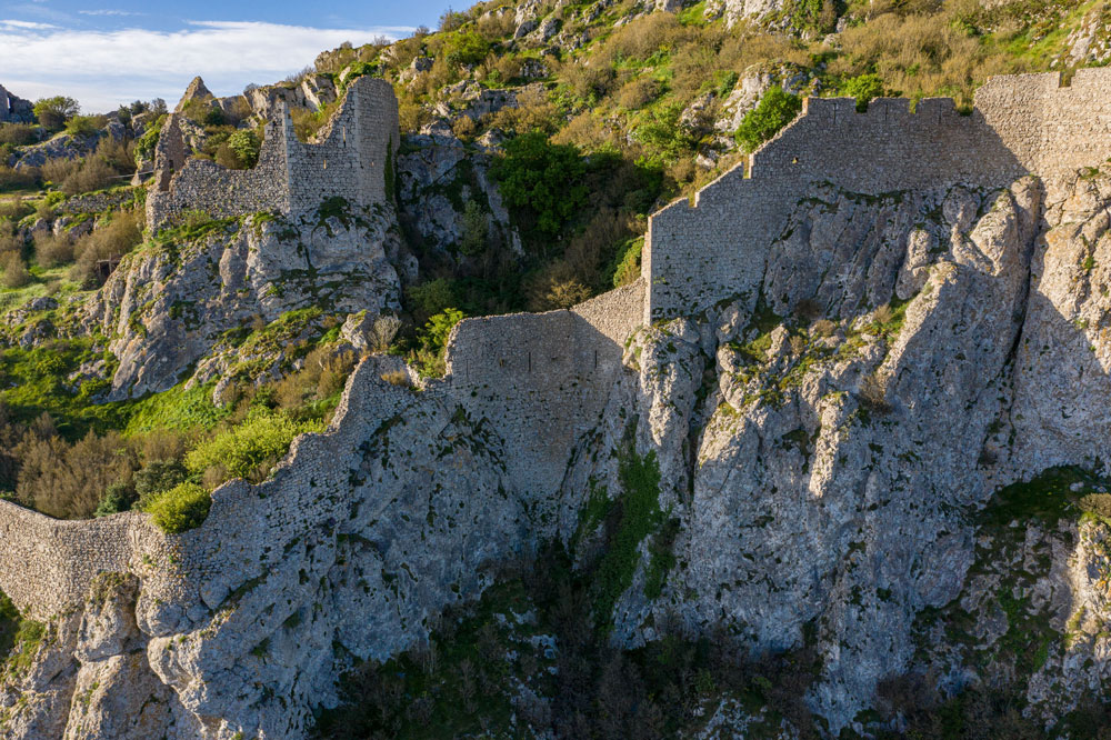 peyrepertuse-l-enceinte-mediane enceinte médiane de Peyrepertuse