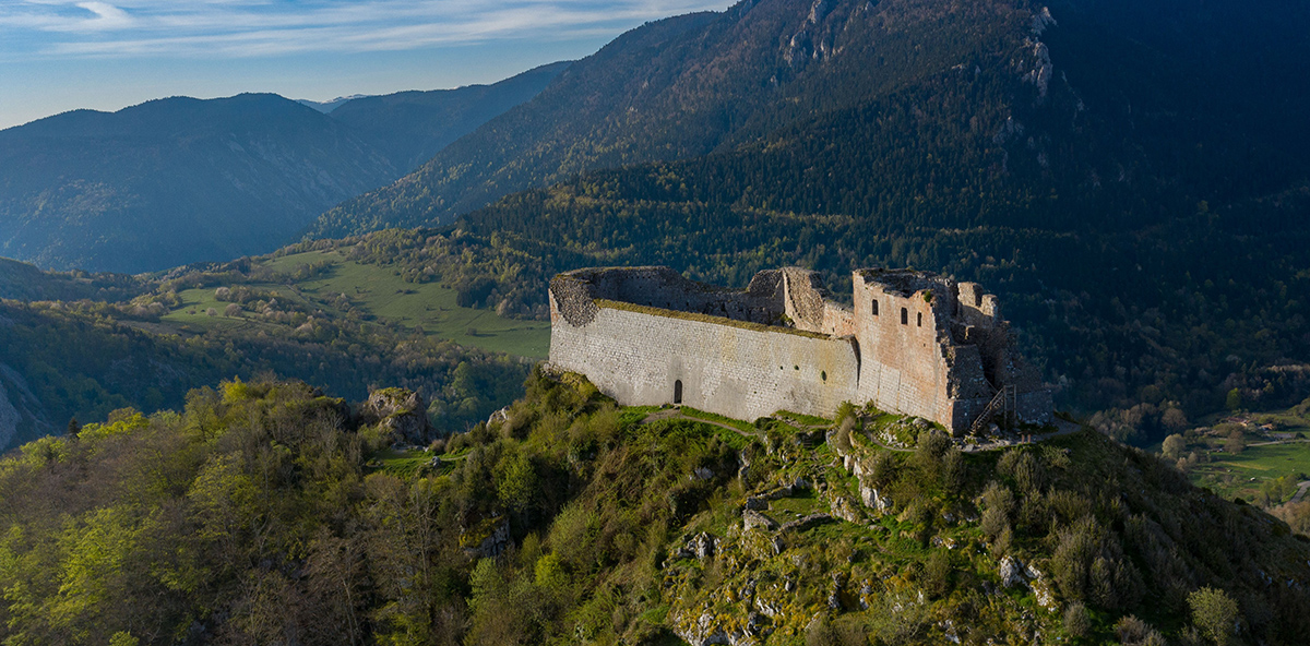 Château de Montsegur - Ariège - Mai 2021 Vue sur le château de Montsegur