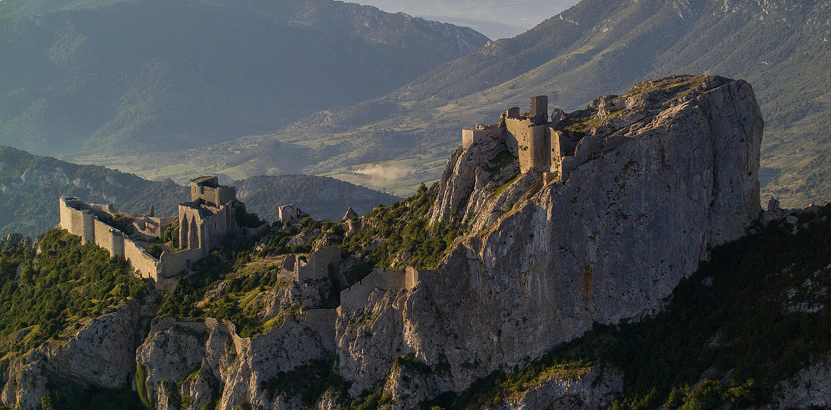 Château de Peyrepertuse en Corbières AUDE Vue sur le château de Peyrepertuse