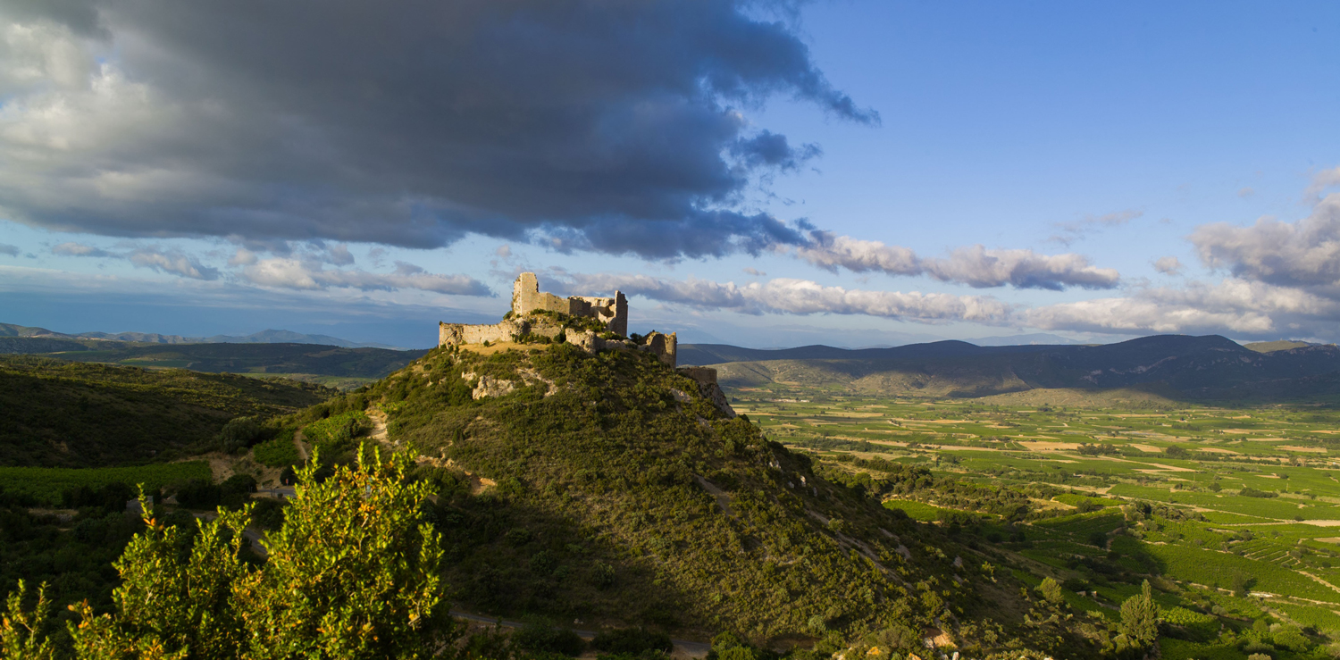 page-aguilar Vue sur le château d'Aguilar