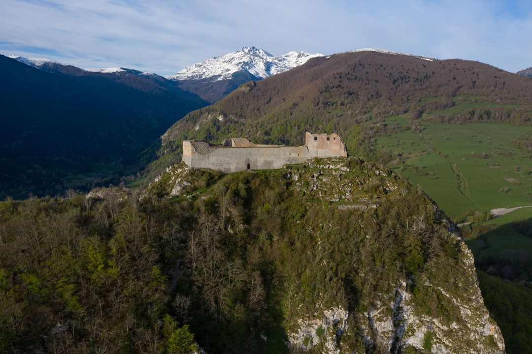 Vue sur le château de Montsegur
